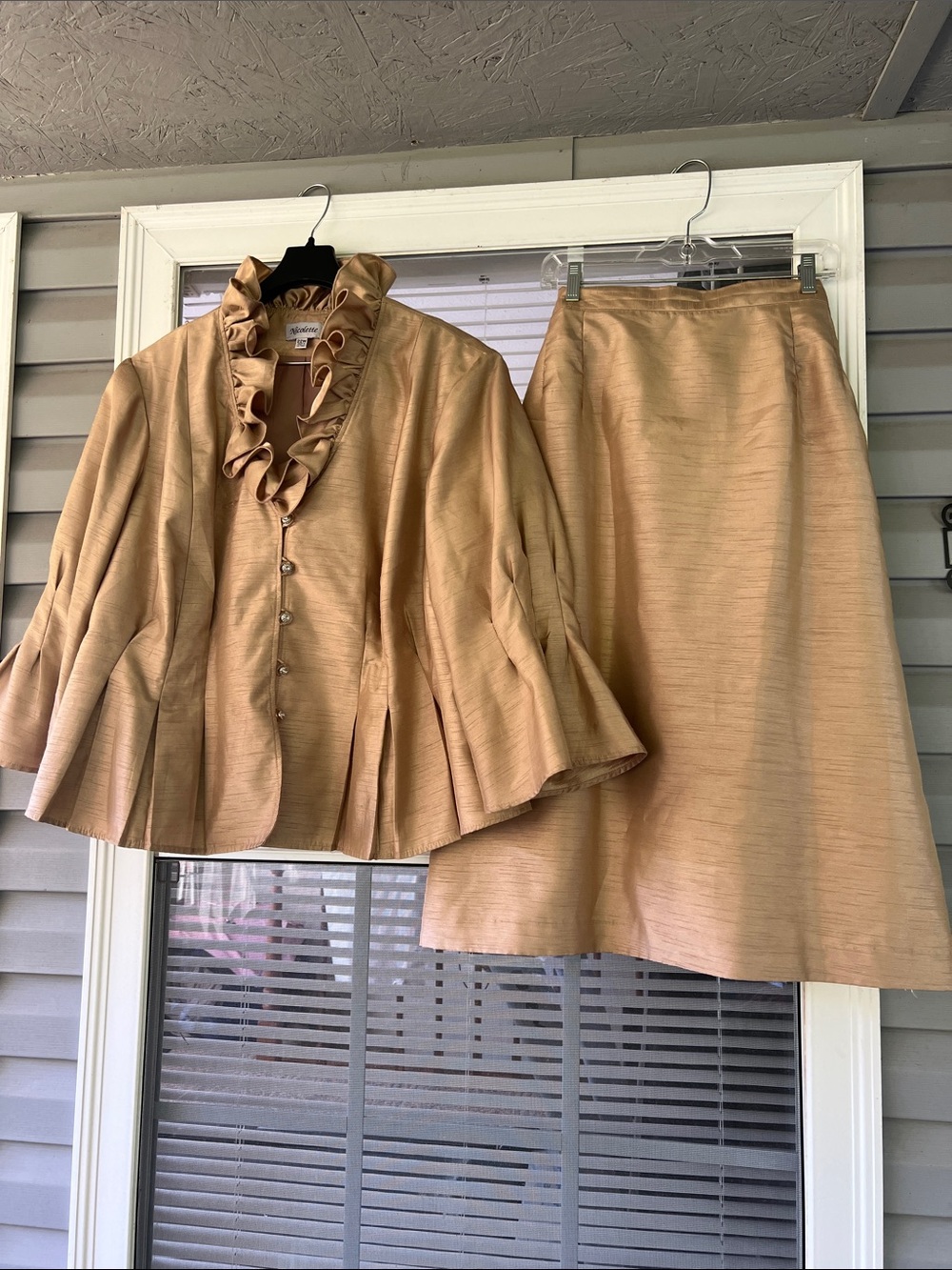 Women’s Two-Piece Ruffled Collar Skirt Set in Champagne Gold